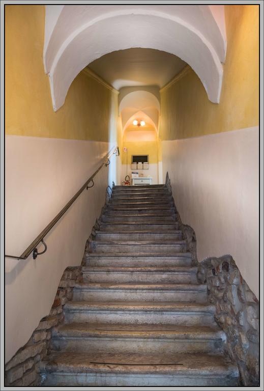 פסקיארה דל גארדה Fiori Sull'Acqua Apartments מראה חיצוני תמונה