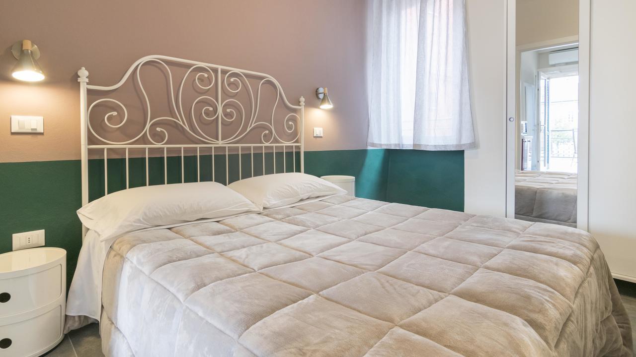פסקיארה דל גארדה Fiori Sull'Acqua Apartments מראה חיצוני תמונה